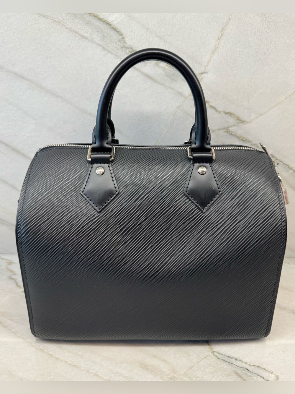 Louis Vuitton Speedy 25 Bandouliere in Epi Noir Leather - Picture 4 of 17